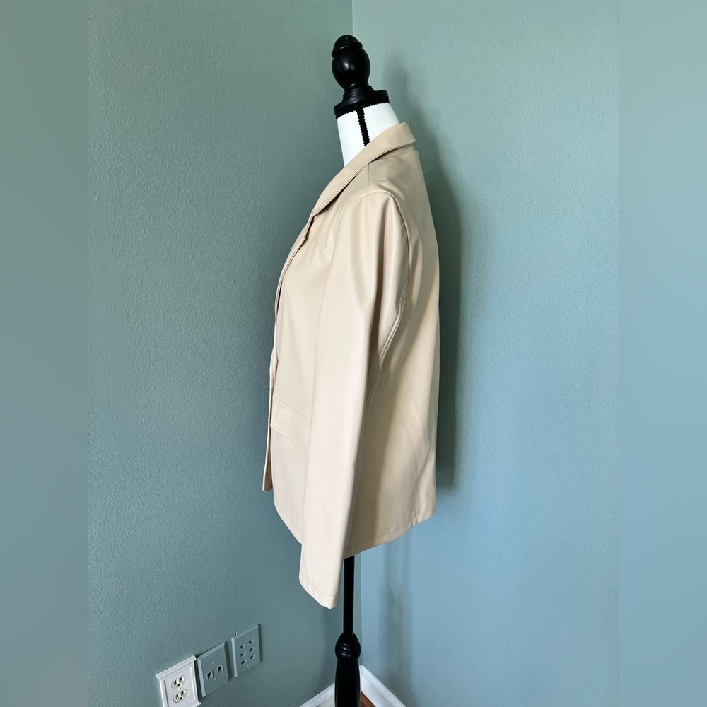 NWT Nanette Lepore Cream Faux Leather Women’s Jacket/ Blazer Size 12 - Picture 2 of 10